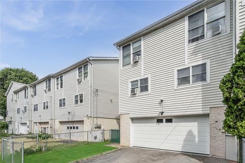651 Plaza Ave, Mamaroneck, NY, 10543-1846 | Card Image