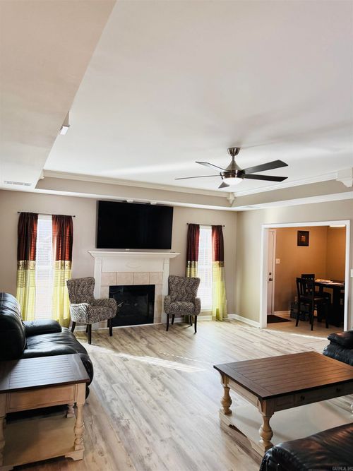 990 Jamestown Cir, Jacksonville, AR, 72076-2873 | Card Image