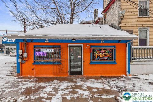 909 W Linden St, Allentown, PA, 18101-1110 | Card Image