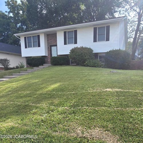 5303 Scherr Dr, Jefferson City, MO, 65109-6423 | Card Image