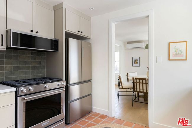 619 N Sycamore Ave, Home with 2 bedrooms, 2 bathrooms and 1 parking in Los Angeles CA | Image 10
