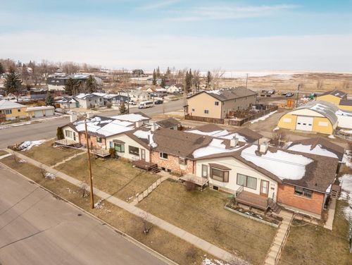 287 2 Ave W, Cardston, AB, T0K0K0 | Card Image