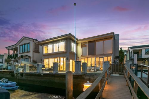 16712 Baruna Ln, Huntington Beach, CA, 92649-3018 | Card Image