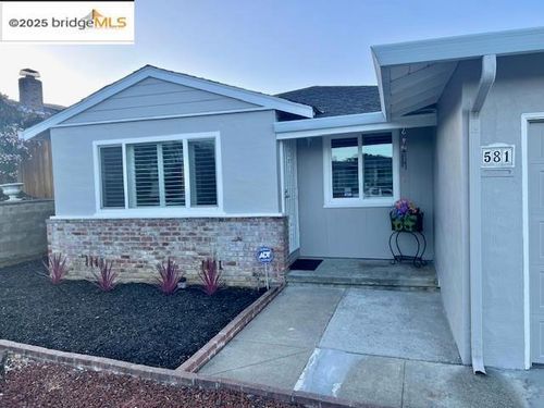 581 Fairway St, Hayward, CA, 94544-7457 | Card Image