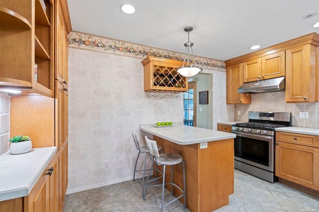 Plenty of cabinet and counter space | Image 9