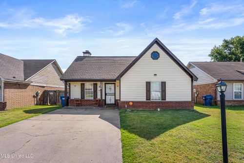7054 Foxhall Dr, Horn Lake, MS, 38637-1241 | Card Image