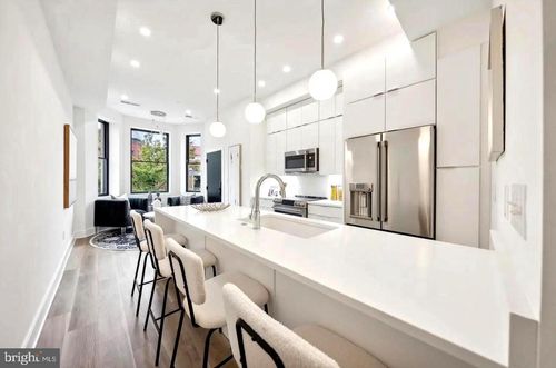 2-2015 13th St Nw, WASHINGTON, DC, 20009-4434 | Card Image