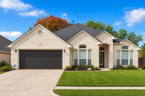 5825 Echo Bluff Dr, Haltom City, TX, 76137-5806 | Card Image