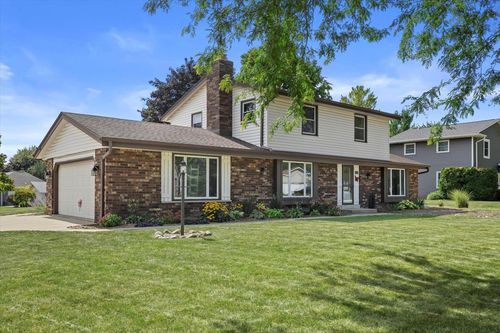 3121 W Southwood Drive, Franklin, WI, 53132 | Card Image