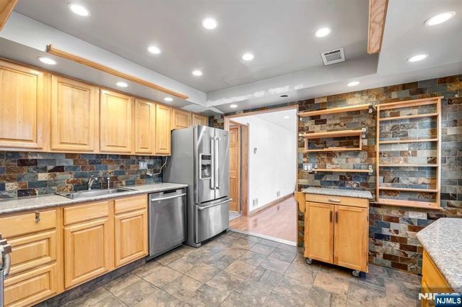 8 Carlisle Ct, House other with 4 bedrooms, 3 bathrooms and null parking in Edison NJ | Image 6