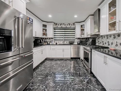 2196 Niagara Drive Drive, Troy, MI, 48083 | Card Image