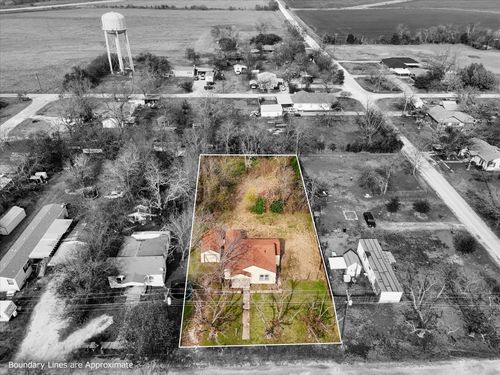 711 E Cowan Ave, Mart, TX, 76664-1117 | Card Image