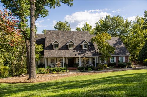 9 Hanna Dr, Bentonville, AR, 72712-4045 | Card Image