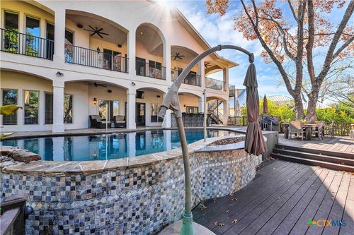 514 Woodlake Dr, McQueeney, TX, 78123-3205 | Card Image