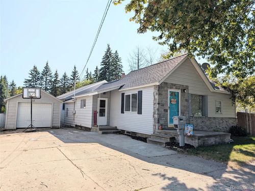 136 Fair St, Bad Axe, MI, 48413-1303 | Card Image