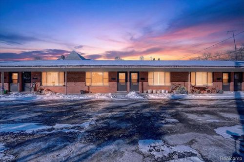 4-23 W Burdick St, Oxford, MI, 48371-4600 | Card Image