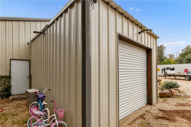 single attached garage | Image 24