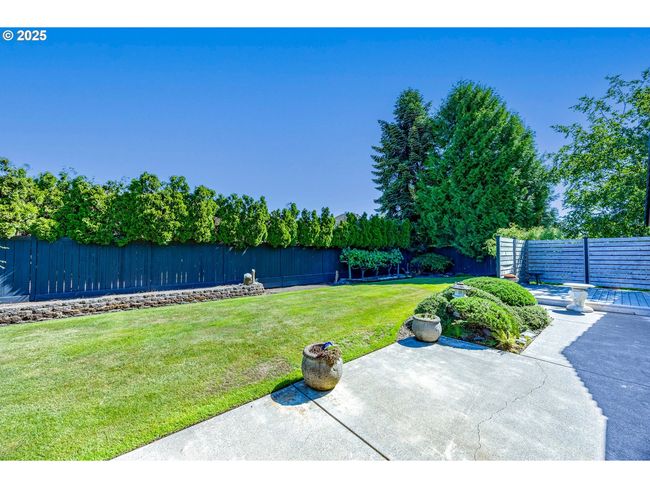 1705 River Pointe Loop, House other with 4 bedrooms, 2 bathrooms and 2 parking in Eugene OR | Image 31