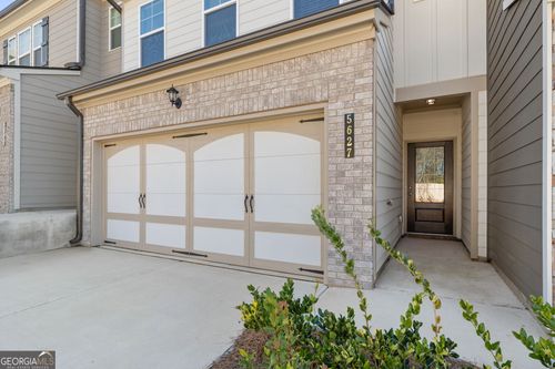 5627 Chickory Dr, Flowery Branch, GA, 30542-7207 | Card Image