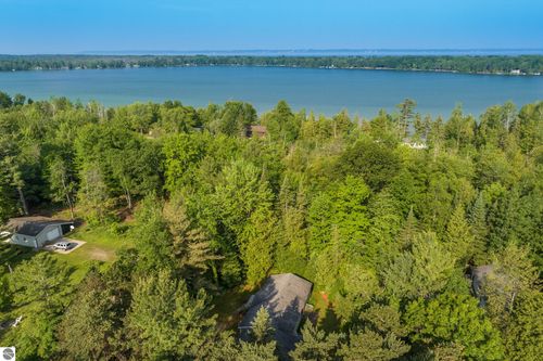 6615 Forest Dr, Kewadin, MI, 49648-8940 | Card Image