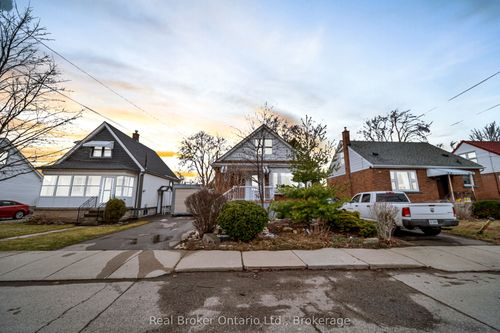 46 E 13th St, Hamilton, ON, L9A3Z3 | Card Image