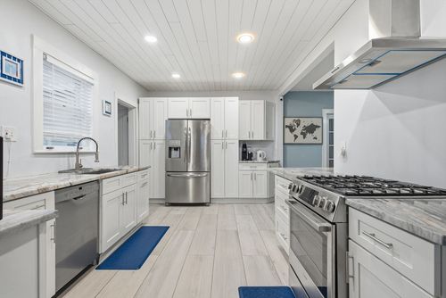 993 Shirley St, Winthrop, MA, 02152-2535 | Card Image