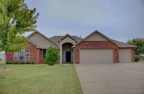 14495 N 66th Eastavenue, Collinsville, OK, 74021 | Card Image