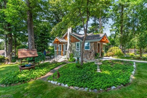 165 New Jersey Ave, Lake Hopatcong, NJ, 07849-1605 | Card Image