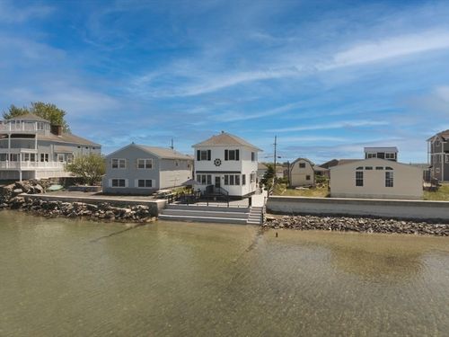 18 River St, Seabrook, NH, 03874-4848 | Card Image