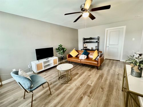2-6705 Fairway Dr, Houston, TX, 77087-2253 | Card Image