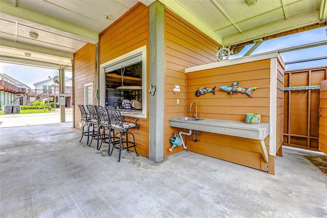 950 Seadrift Dr, House other with 5 bedrooms, 4 bathrooms and null parking in Crystal Beach TX | Image 29