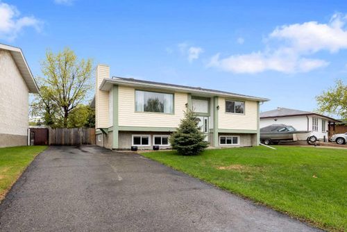 322 Hillcrest Drive, Fort Mcmurray, AB, T9H3X5 | Card Image