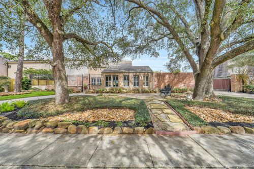 11422 Riverview Drive, Houston, TX, 77077 | Card Image
