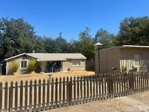 818 Olive St, Paso Robles, CA, 93446-2804 | Card Image