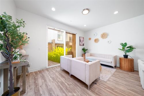 15-9042 Gavrey, Rosemead, CA, 91770 | Card Image