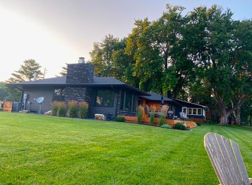 742 Shorewood Dr, Detroit Lakes, MN, 56501-4904 | Card Image