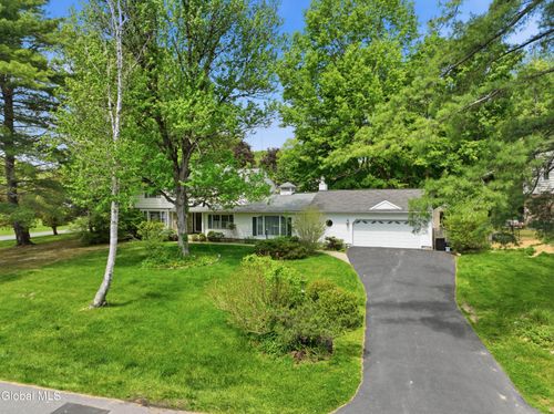 60 Thorndale Road, Bethlehem, NY, 12159 | Card Image