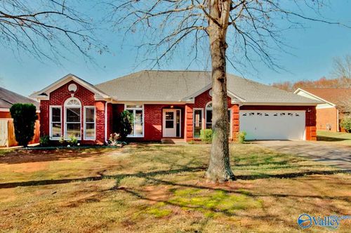 97 S Interlaken Dr, Madison, AL, 35758-7851 | Card Image