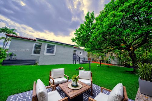 7 Montilla Ave, Coral Gables, FL, 33134-1844 | Card Image
