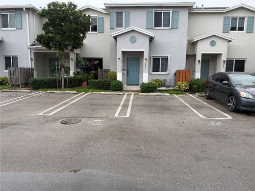 391 Nw 12th Ave, Florida City, FL, 33034-3136 | Card Image