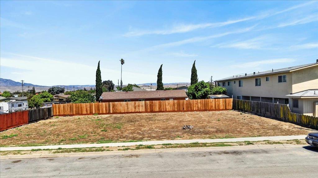 Land in Greenfield 4