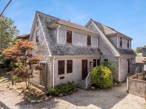 5 Park Rd, Falmouth, MA, 02543-1124 | Card Image