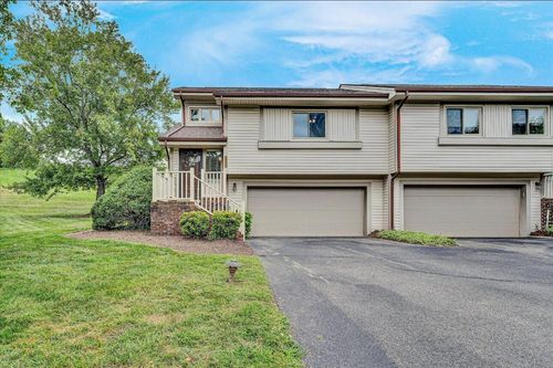 8525 Muirfield Cir, Roanoke, VA, 24019-4432 | Card Image