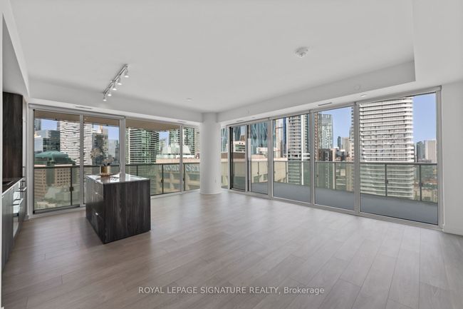 3305 - 15 Queens Quay E, Condo with 3 bedrooms, 2 bathrooms and 1 parking in Toronto ON | Image 45