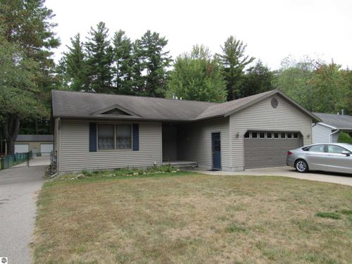 109 W Tawas Lake Rd, East Tawas, MI, 48730-9749 | Card Image