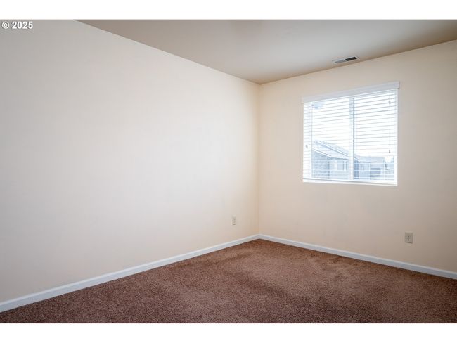 15264 Se Eckert Ln, House attached with 3 bedrooms, 3 bathrooms and 1 parking in Damascus OR | Image 22