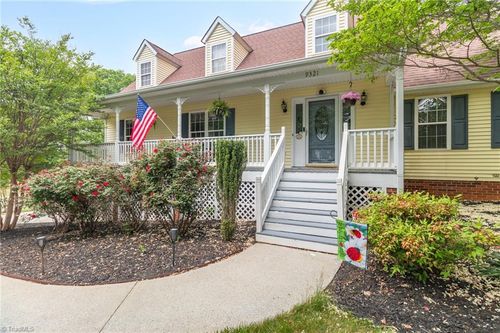 9321 Deer Path Ln, Kernersville, NC, 27284-8205 | Card Image