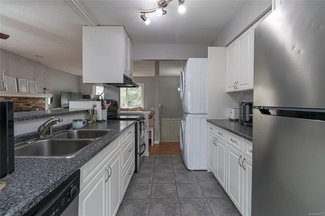 4070 Carey Rd, House other with 5 bedrooms, 3 bathrooms and 3 parking in Saanich BC | Image 17