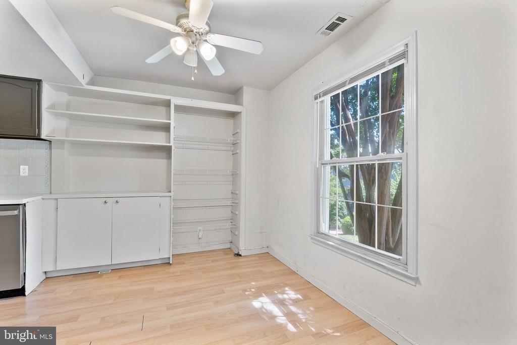 Residential in COLLEGE PARK 3