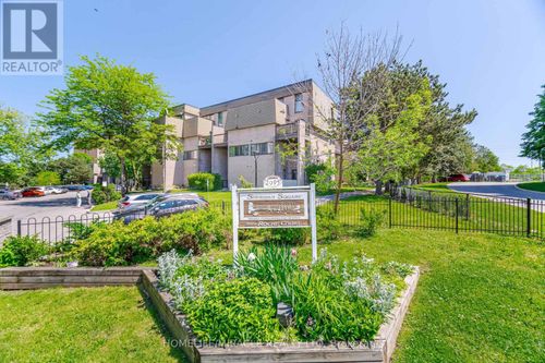 137-2095 Roche Crt, Mississauga, ON, L5K2C8 | Card Image